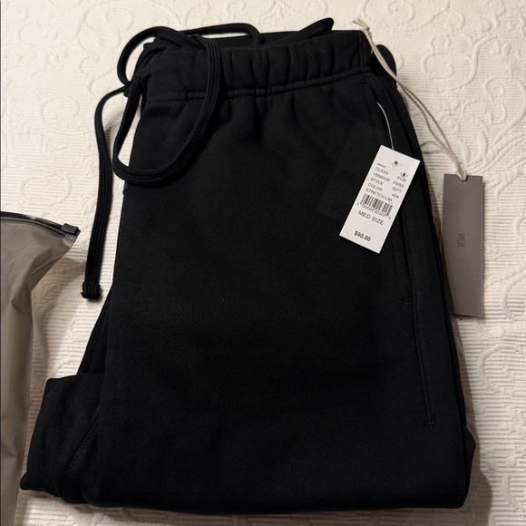 Essentials Pacsun Men’s Black Joggers Size Medium. NWT